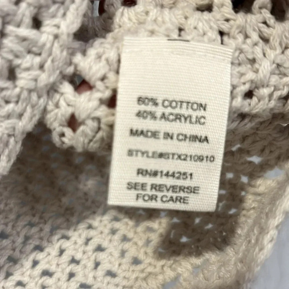 Jessica Simpson Beige crocheted sweater tank top size small - Picture 5 of 6